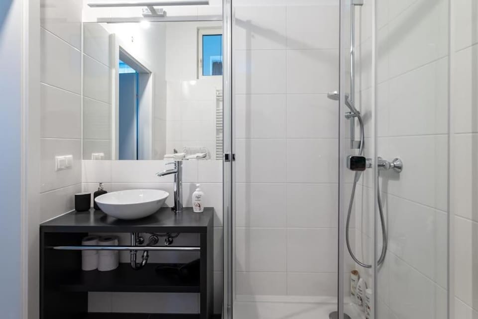 Family 2BR Oasis Steps from City by HM Apartment in Vienna