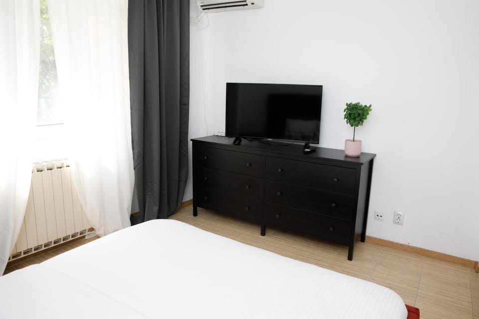 Color apartments Corneliu Coposu no3 Apartment in Bucharest