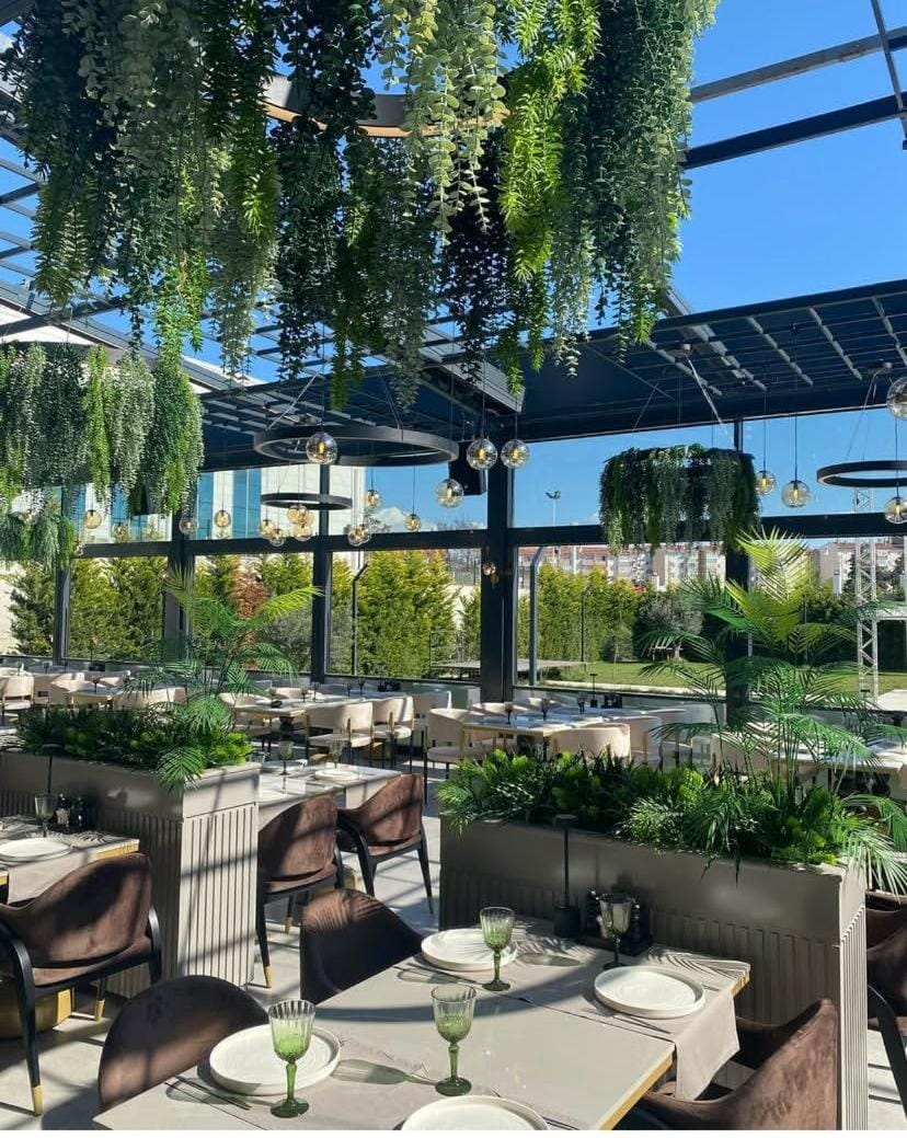 Patio, Restaurant/places to eat, Spring, Day, Garden, Banquet/Function facilities, Garden view, Breakfast