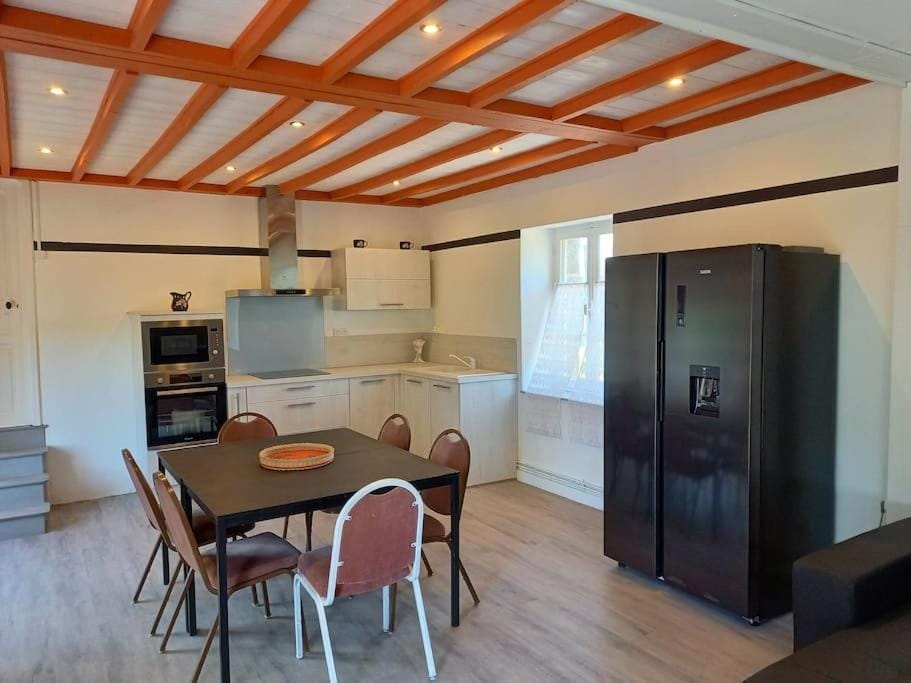 Charmante maison en pierre à la campagne House in Brittany