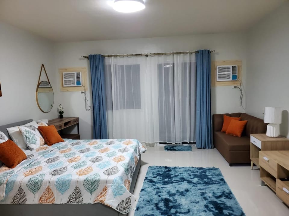 Photo of the whole room, Bedroom