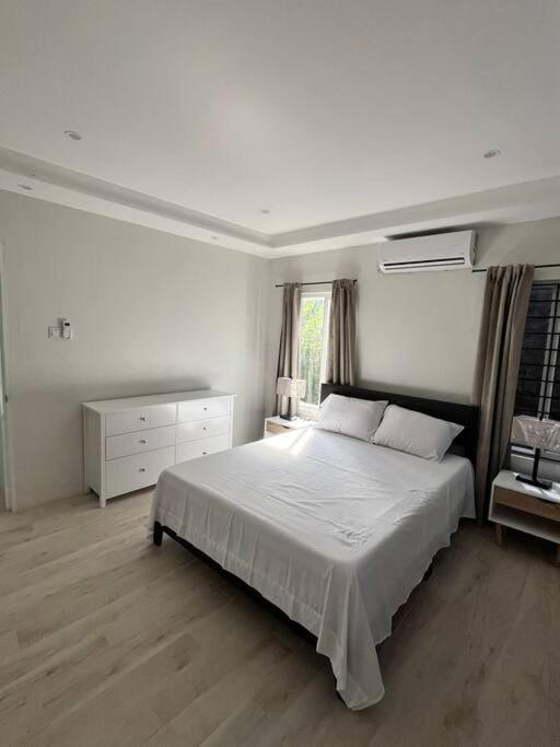 Solaris 2: Peaceful Condo close to Tourist Spots Villa in Caribbean
