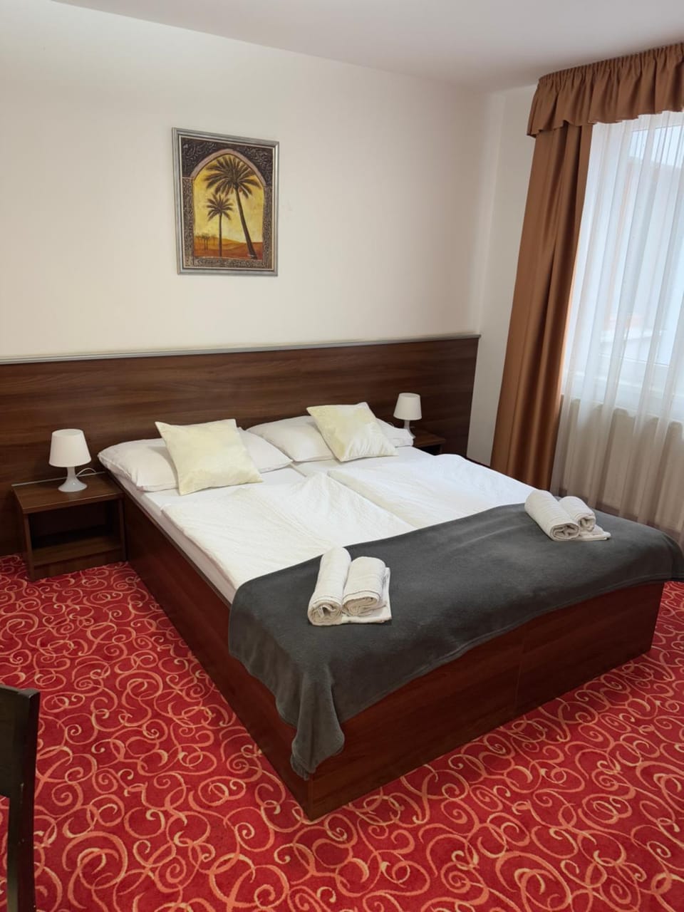 Photo of the whole room, Bedroom, towels