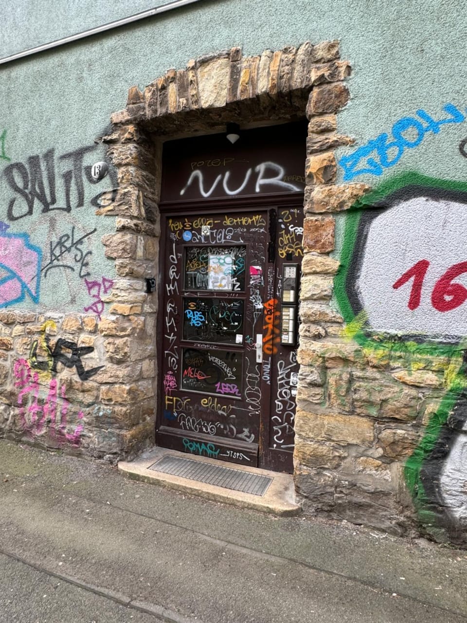 Facade/entrance