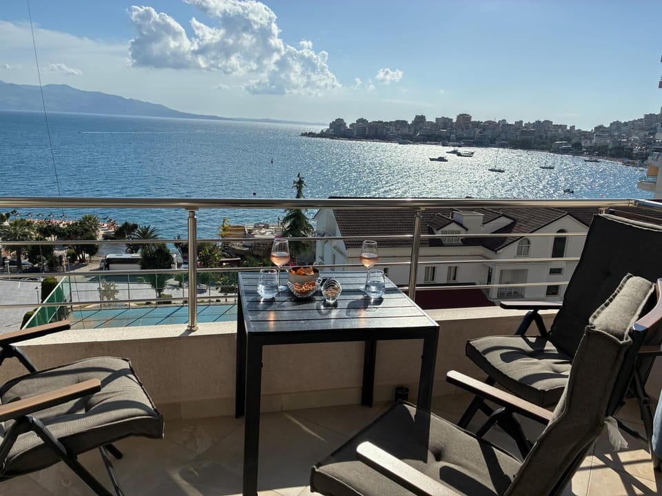 Day, Natural landscape, View (from property/room), Balcony/Terrace, Balcony/Terrace, Living room, Seating area, Dining area, City view, City view, Mountain view, Mountain view, Sea view, Sea view, furniture, internet, internet