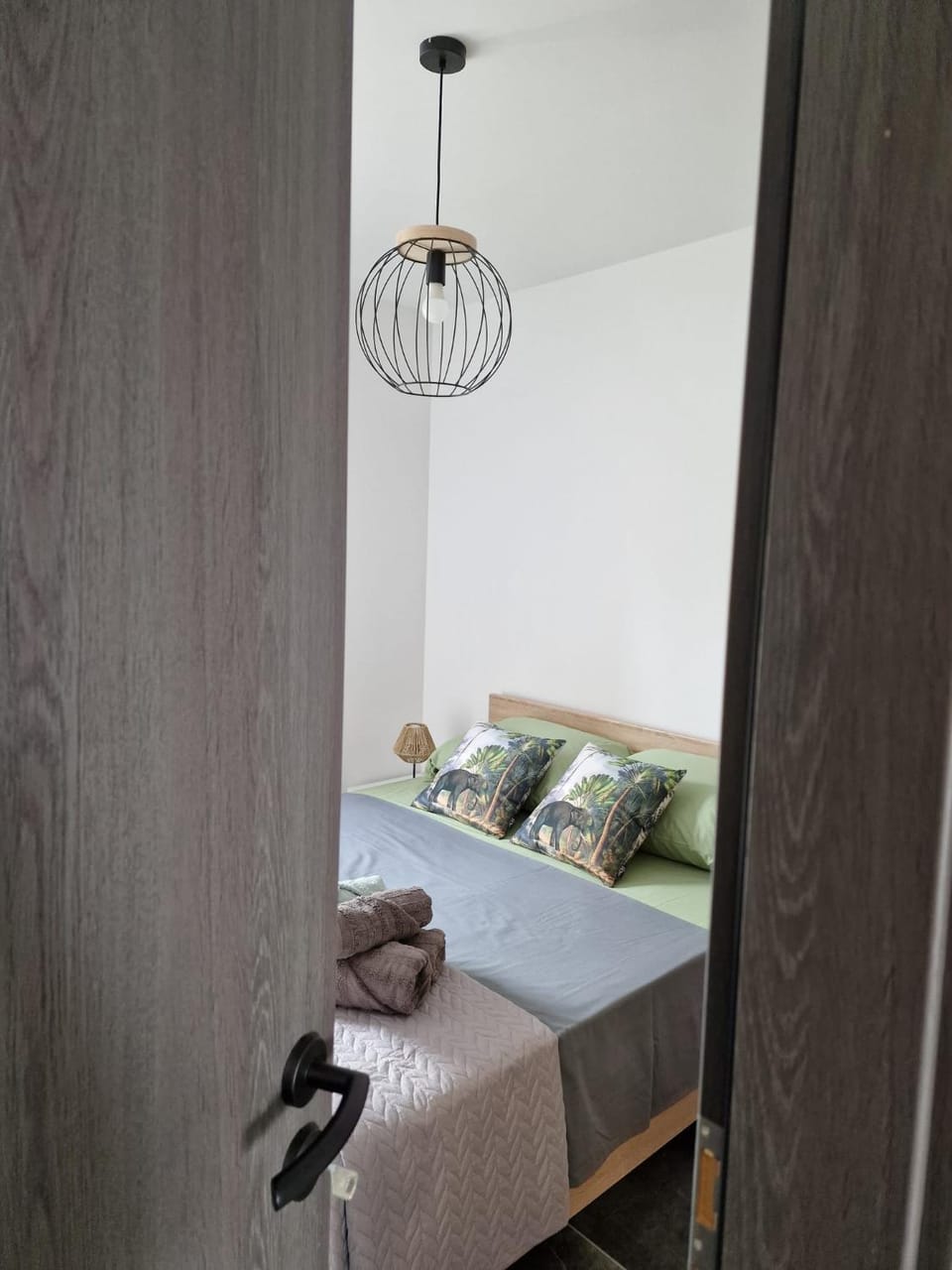 Bed, Bedroom, towels, wardrobe