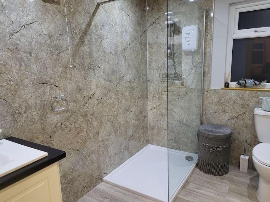 White O'Morn Cabin Cabin in Newry