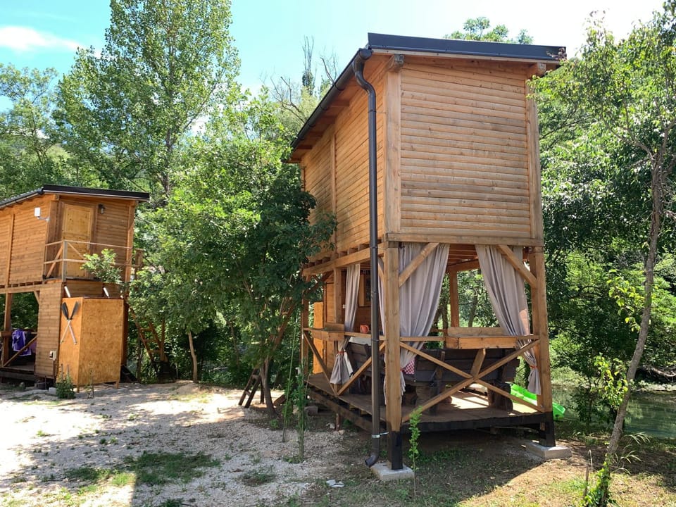 Delightful Treehouse w private beach Luxury tent in Federation of Bosnia and Herzegovina