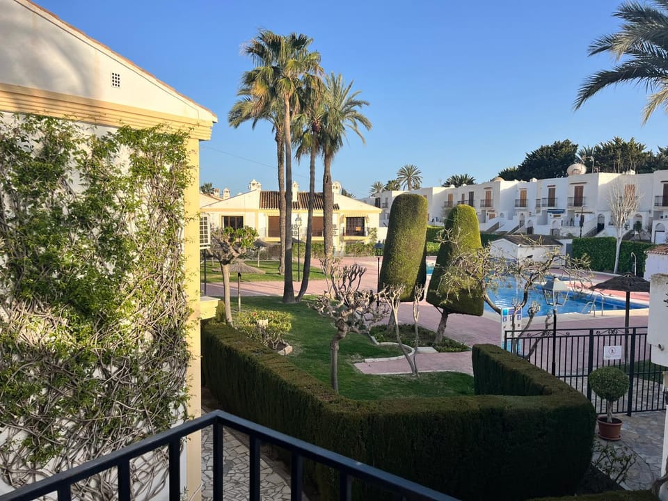 Property building, Garden, Garden view, Pool view, Swimming pool, sunbed