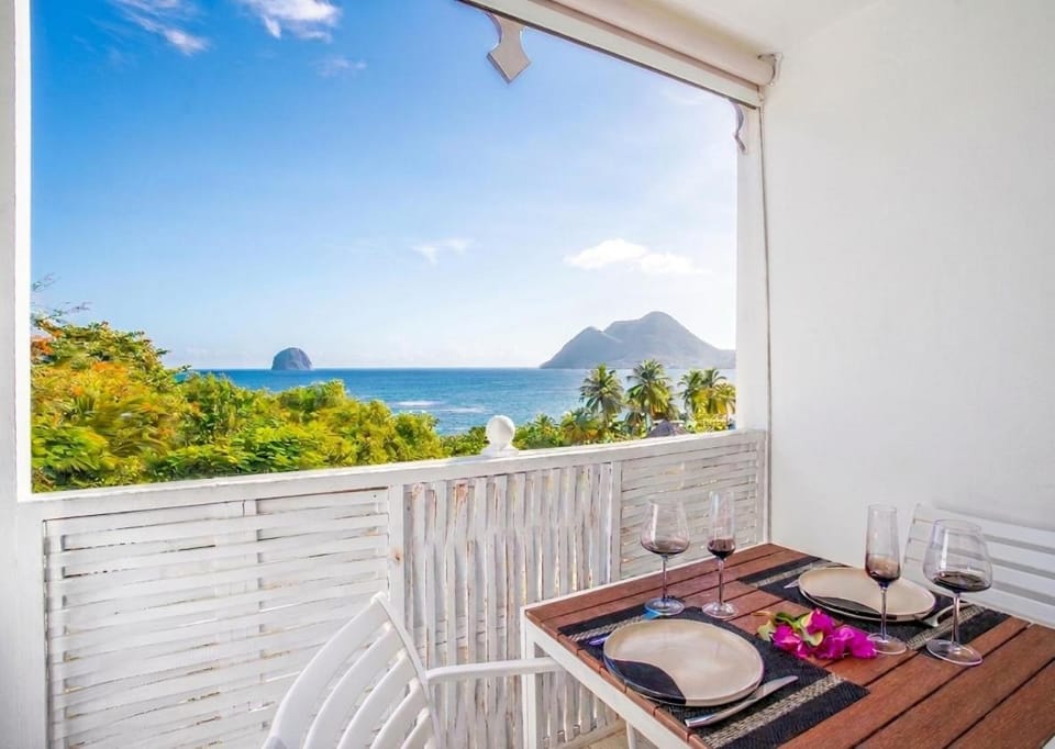 Natural landscape, View (from property/room), Balcony/Terrace, Dining area, Mountain view, Sea view