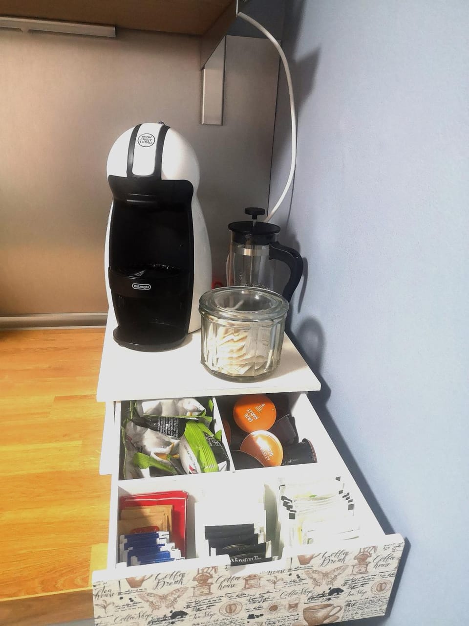 Coffee/tea facilities, Breakfast