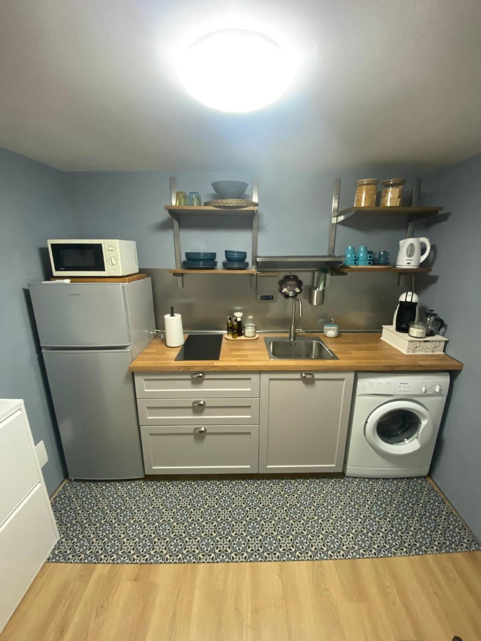 Kitchen or kitchenette