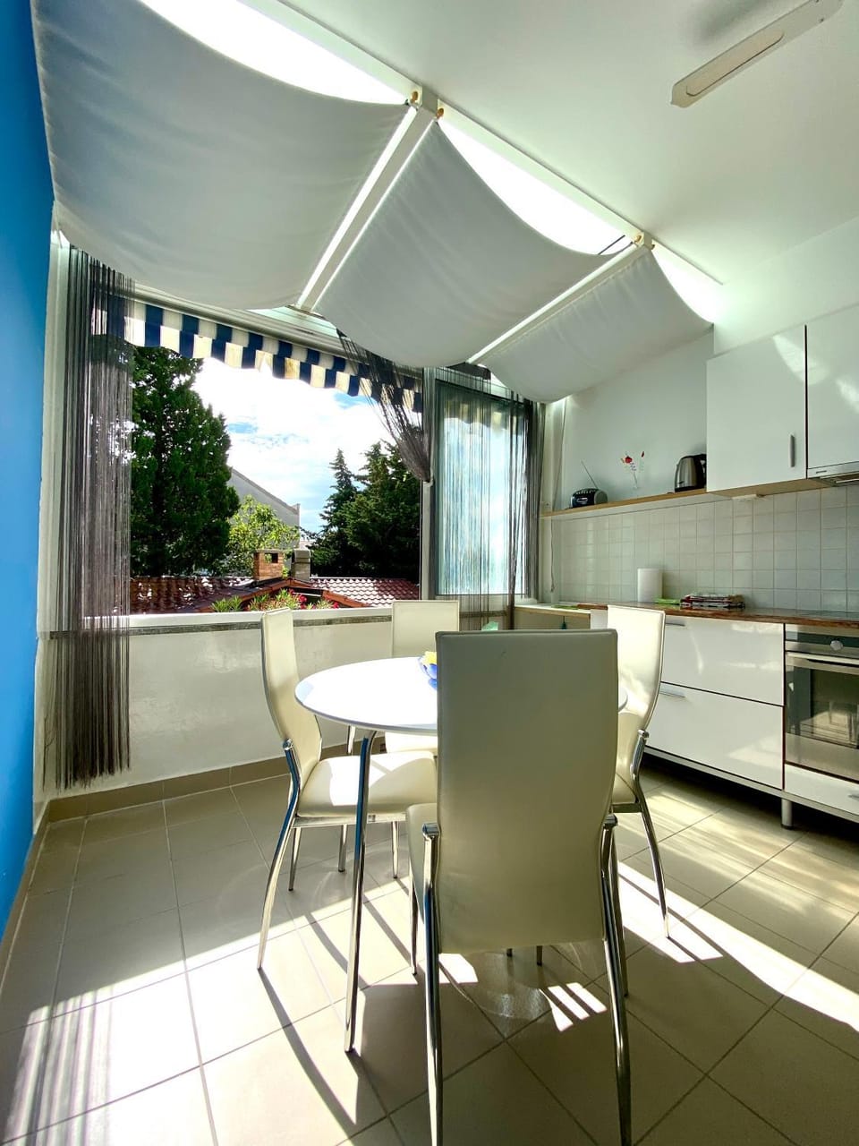 Day, Balcony/Terrace, Kitchen or kitchenette, Seating area, Dining area