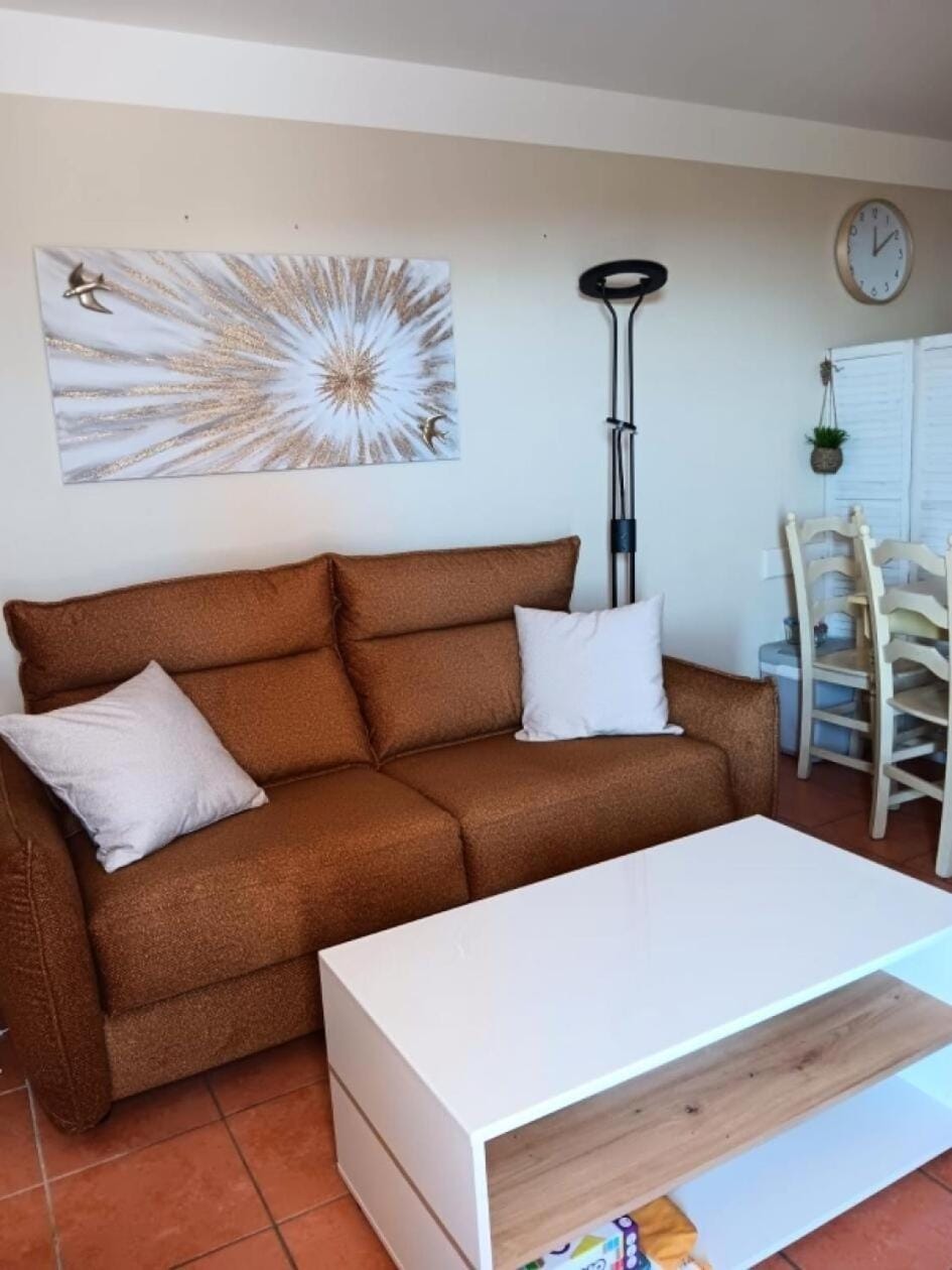 Bed, Living room, furniture