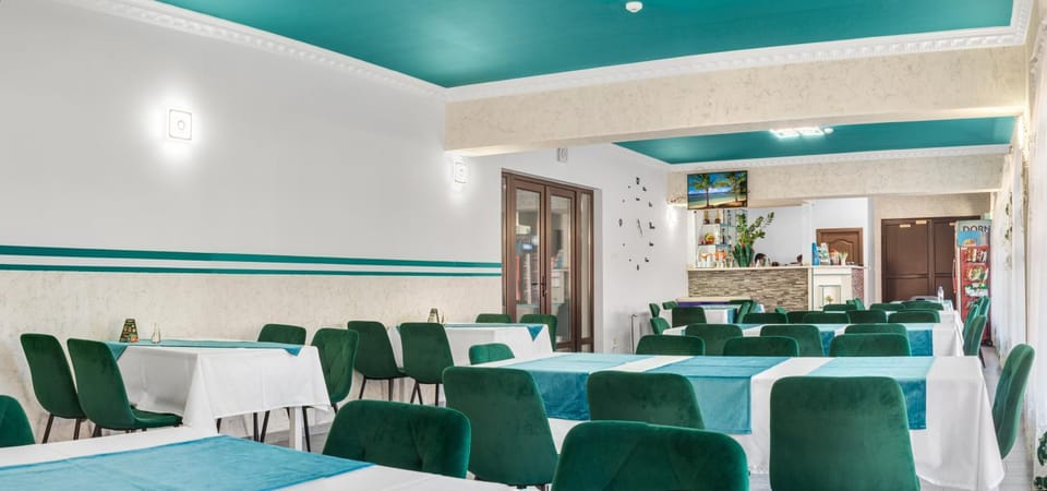 Restaurant/places to eat, Banquet/Function facilities