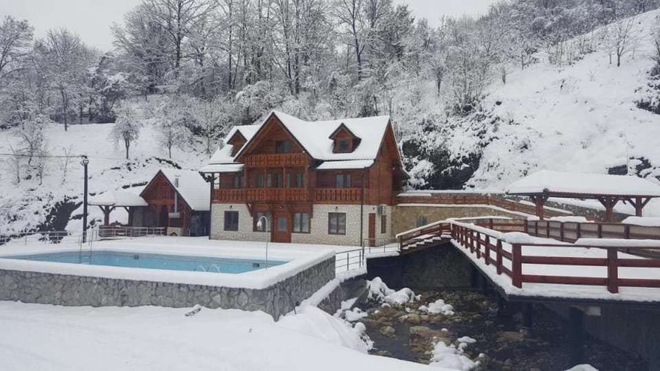 Izvor bazeni Vrela Bed and Breakfast in Zlatibor District, Serbia