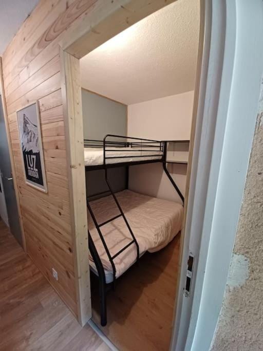 bunk bed