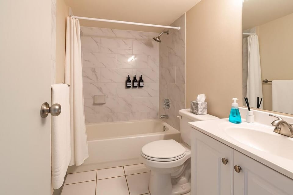 Downtown Hartford Condo - Bushnell Park - Convention Center Apartment in Hartford