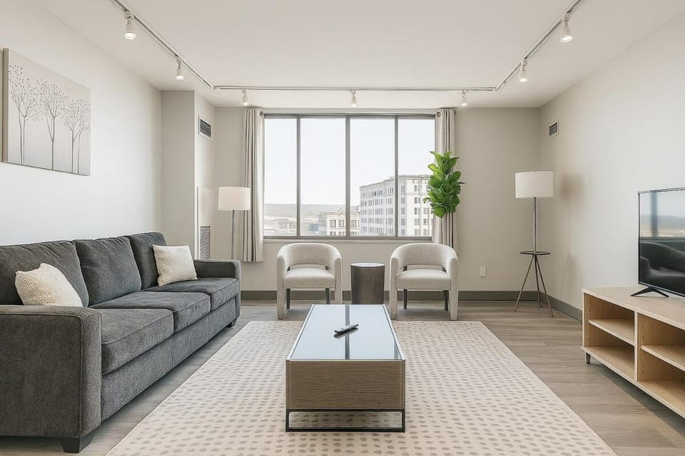 Downtown Hartford Condo - Bushnell Park - Convention Center Apartment in Hartford