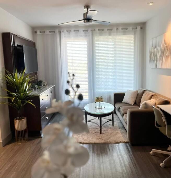 Living room, Seating area, fireplace
