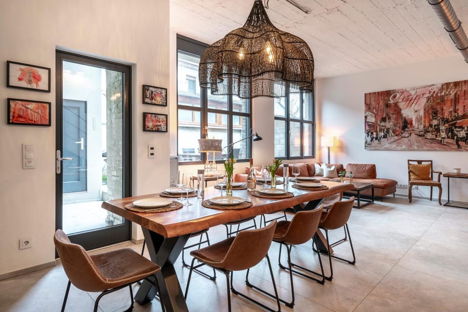 Living room, Seating area, Dining area