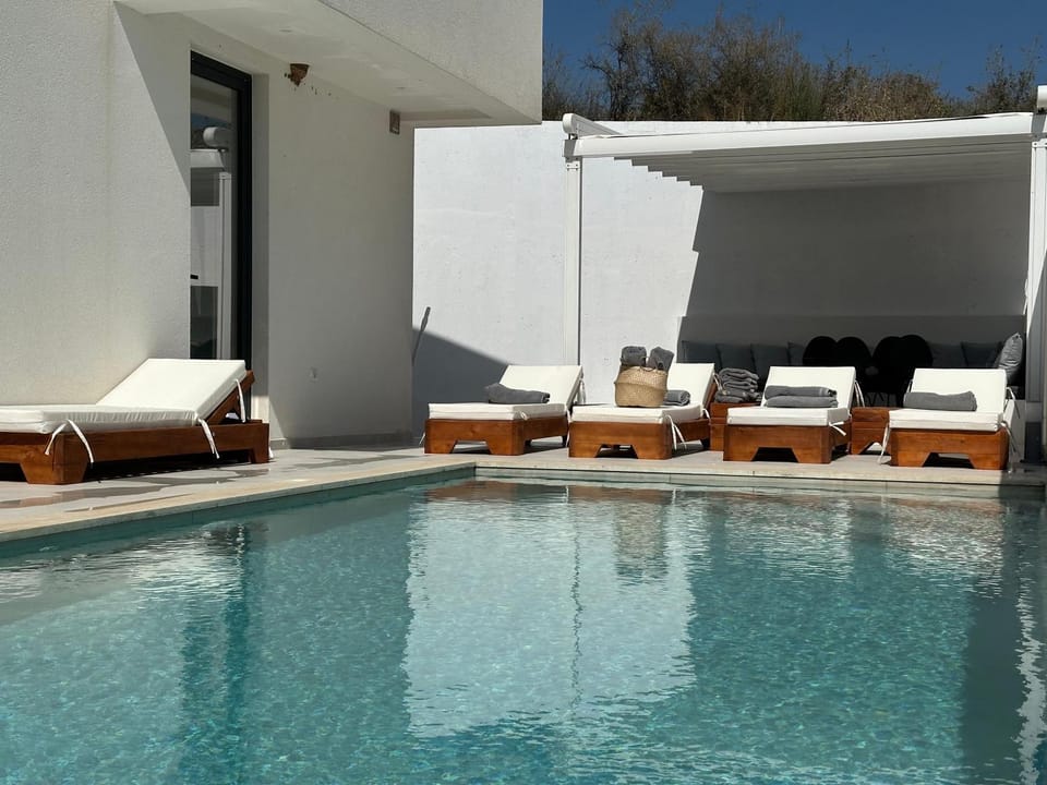 Pool view, Swimming pool