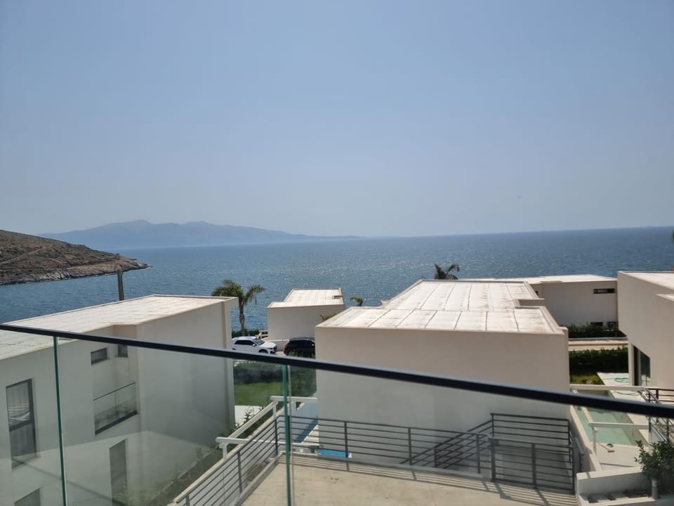 View (from property/room), Balcony/Terrace, Sea view
