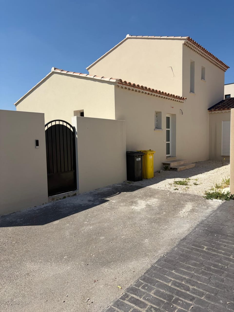 Villa 3 chambres avec piscine House in Avignon