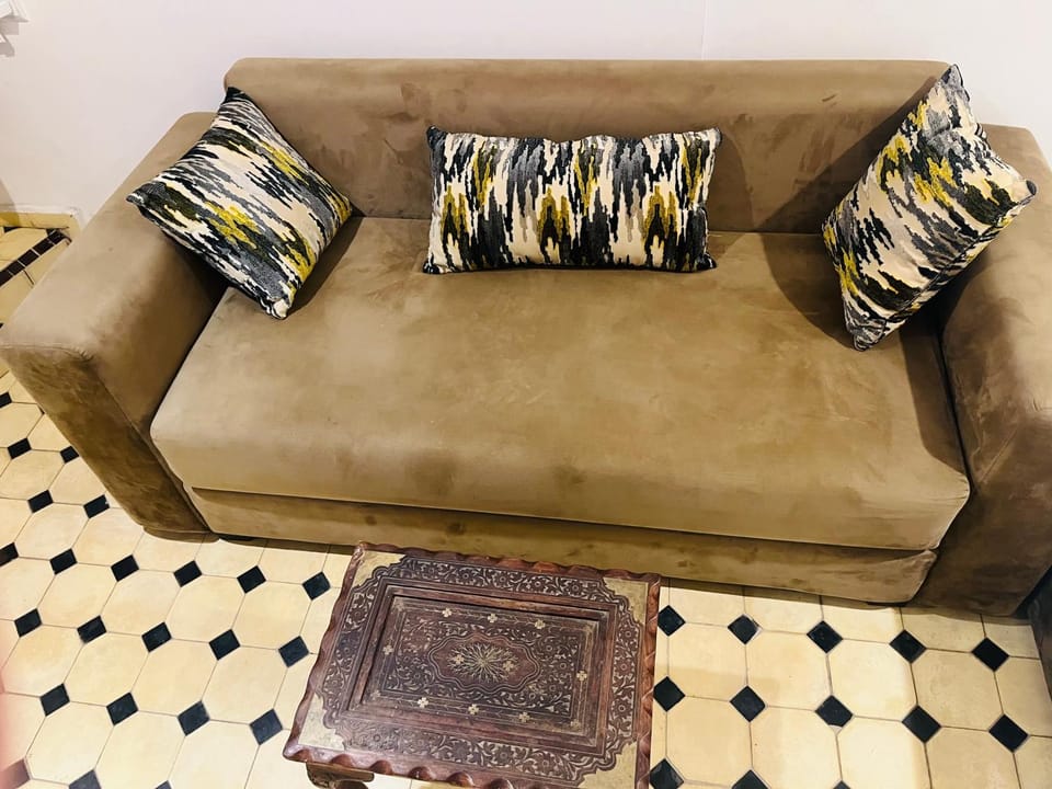 Le Nid Blue Cozy B&B near Jamaa Fna l WiFi & Netflix & Moroccan Breakfast in The Terrace Apartment in Marrakesh-Safi