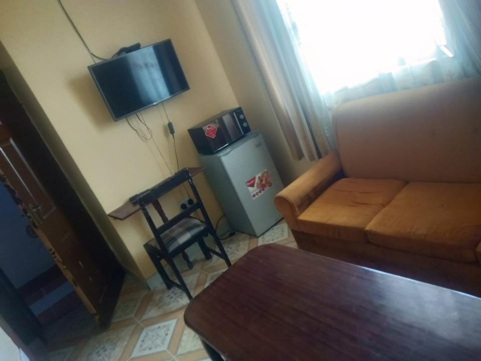 Riversand Hotel, rooms with lake views,WI FI & balcony Bed and Breakfast in Kenya