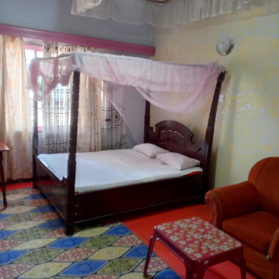 Riversand Hotel, rooms with lake views,WI FI & balcony Bed and Breakfast in Kenya