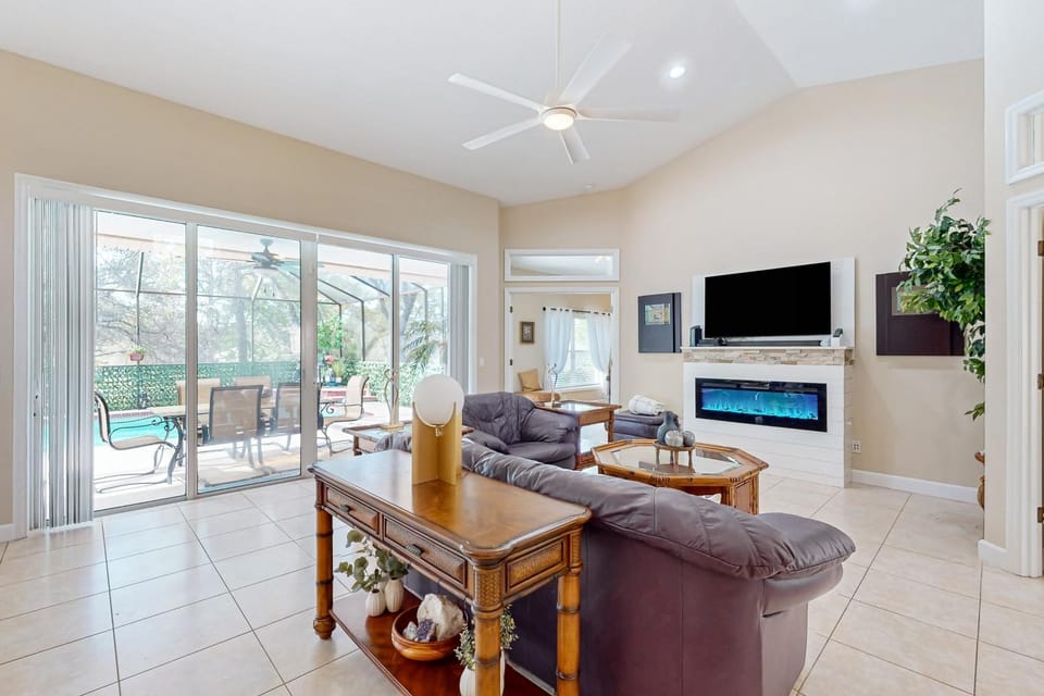 Golfer's Oasis w/ Pool in Black Diamond Ranch! House in Florida