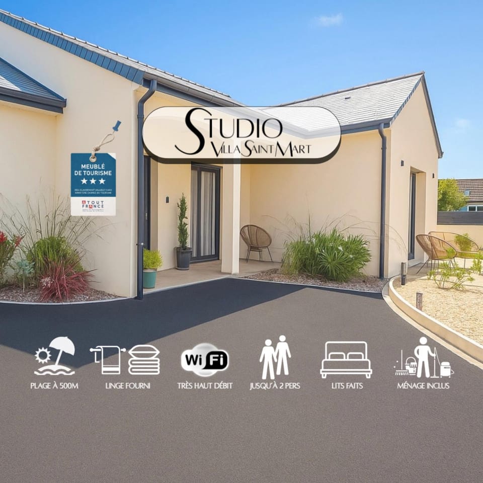 Facade/entrance, Property logo or sign, Logo/Certificate/Sign, Text overlay, Certificate/Award