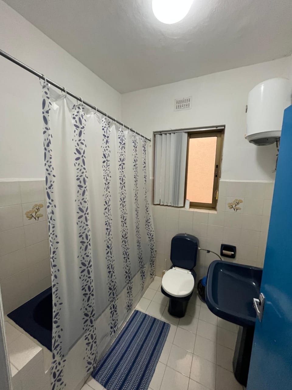 Shower, Toilet, Bathroom, Bath