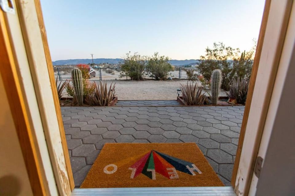 Desert Escape+Art studio+Trailer House in Twentynine Palms