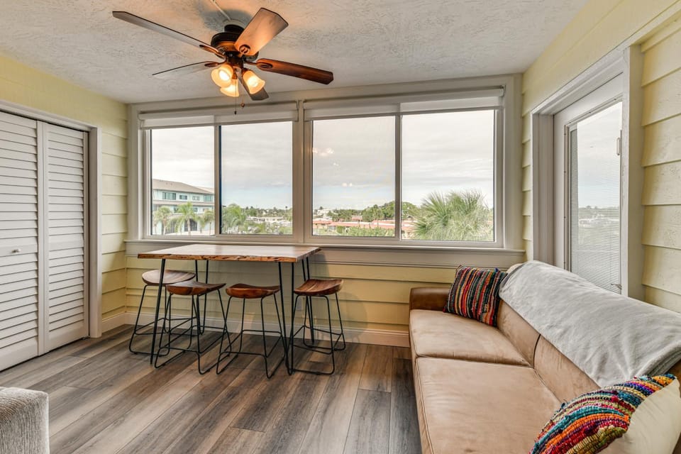 Private Boat Slip! Bradenton Condo, 3 Mi to Beach House in Cortez