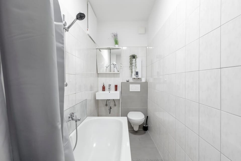 SpaceStays Two-Room Suite WIFI Netflix Apartment in Essen