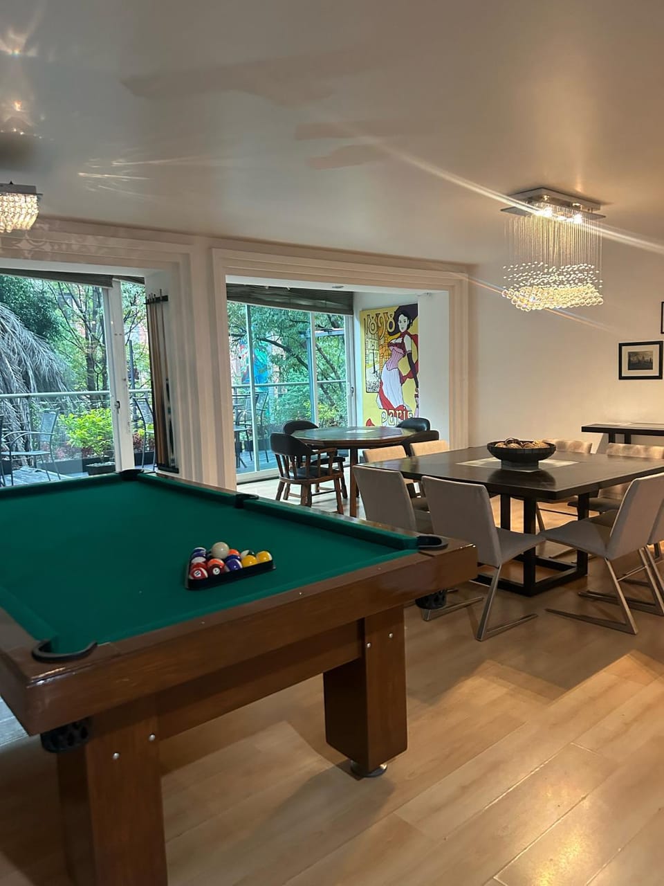 Billiard, Game Room