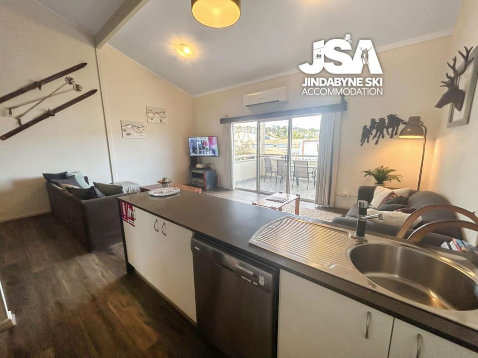 Balcony/Terrace, Kitchen or kitchenette, Living room, Seating area, dishwasher