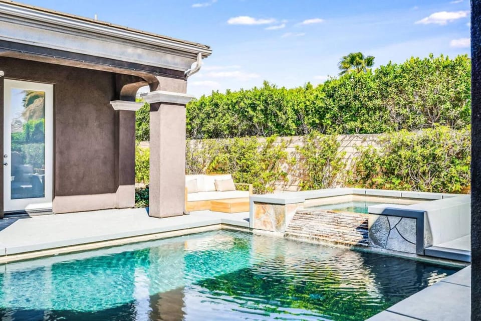 Getaway to Relaxation with Private Pool and Spa Villa in Palm Springs