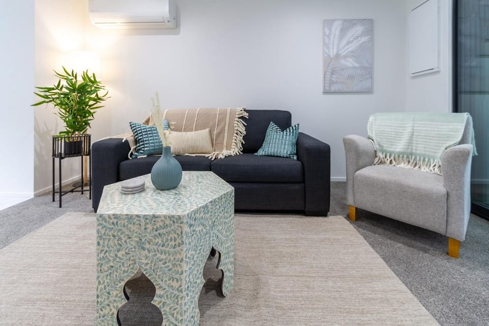 Living room, Photo of the whole room, Decorative detail, Seating area, air conditioner