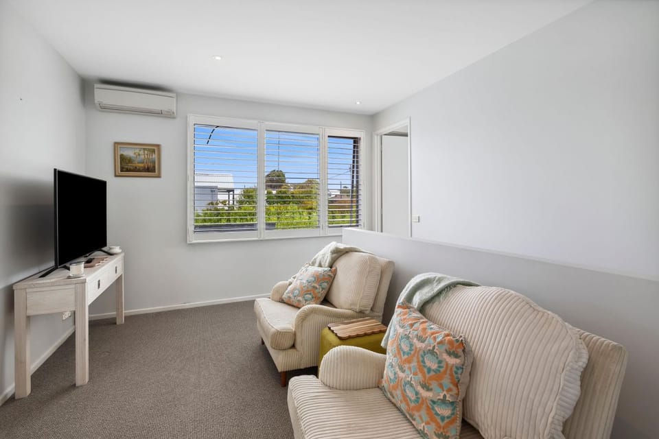 Hideaway on Anderson - Walk to Shops & Beach House in Torquay