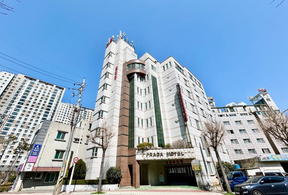 Property building, Day