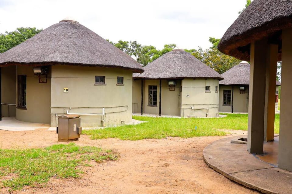 Africa Self Catering Chalets - Manyeleti Apartment in South Africa