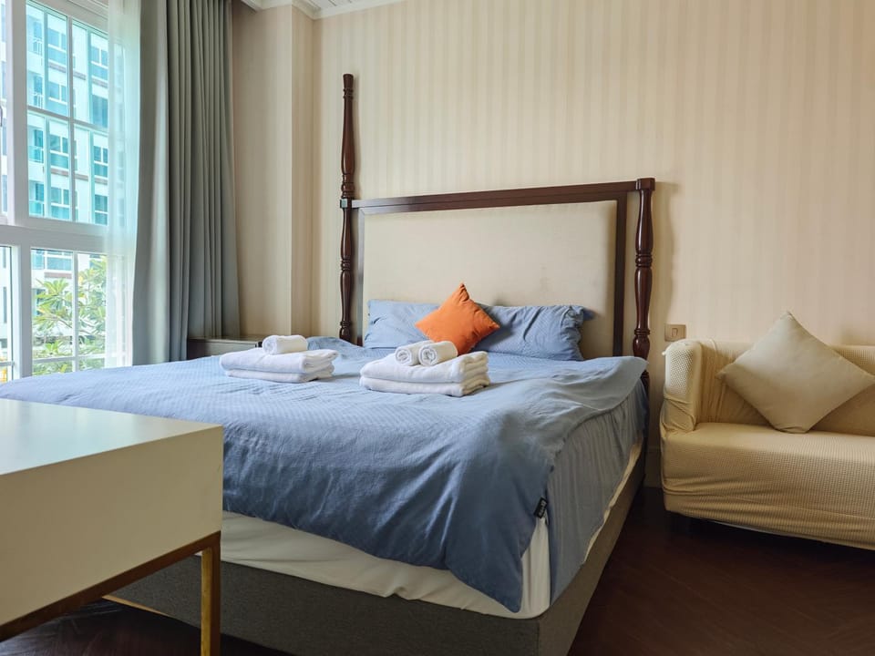 Bed, Bedroom