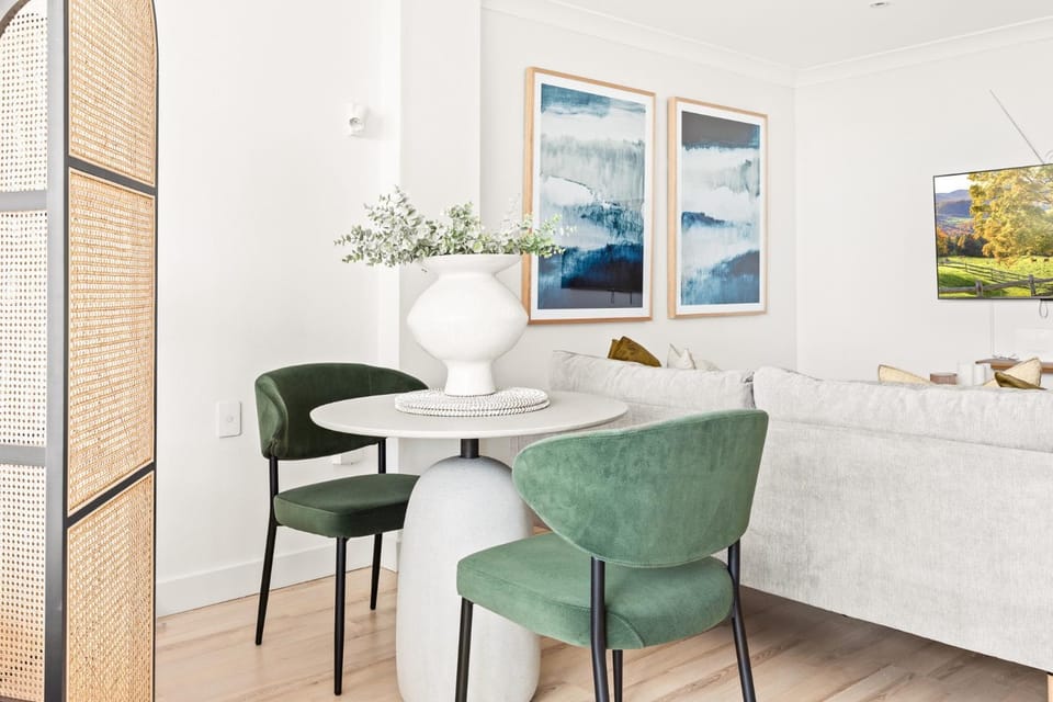 Chic Studio with a Pool and Moments from Shop Apartment in Sydney