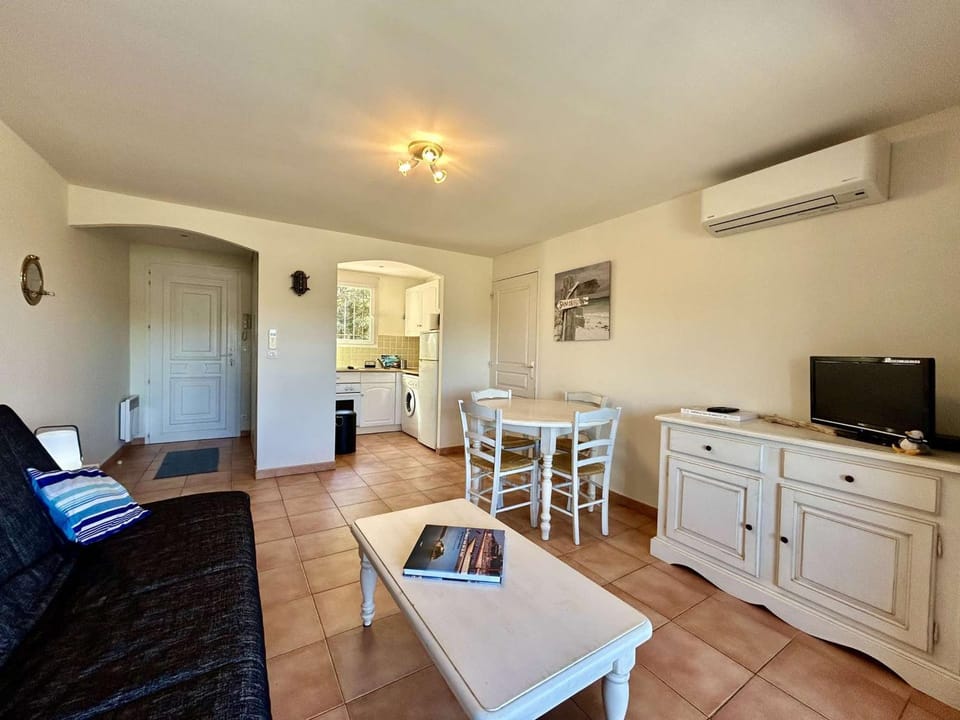 Les Issambres : Appt 2 pièces, piscine, clim, pour 4 pers. - FR-1-226-540 Apartment in Sainte-Maxime