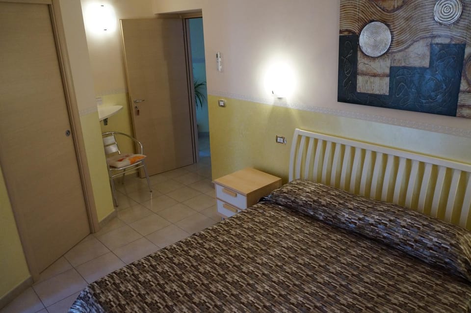 Bed, Photo of the whole room