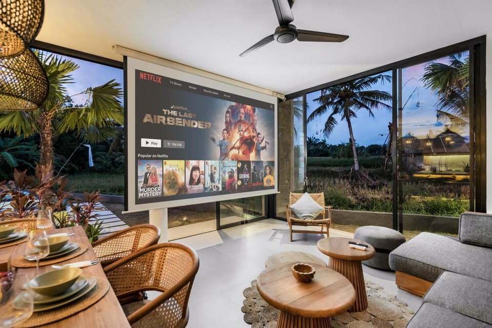 TV and multimedia, View (from property/room), Living room, Seating area, Dining area