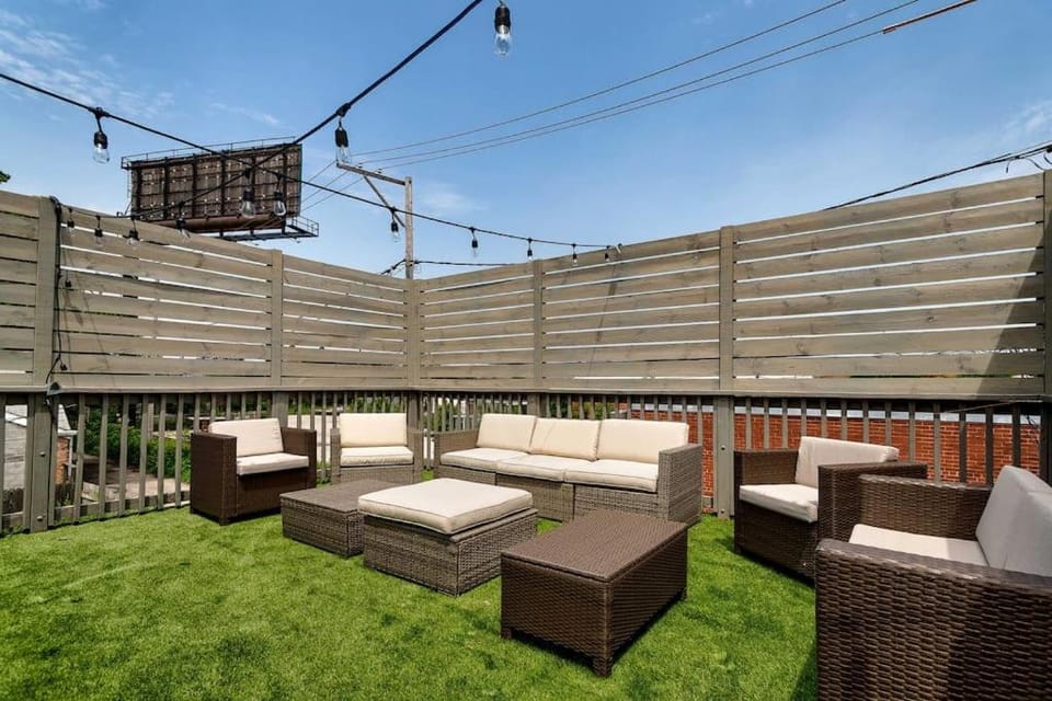 3 Flat Building Downtown - With Private Patios Apartment in Chicago